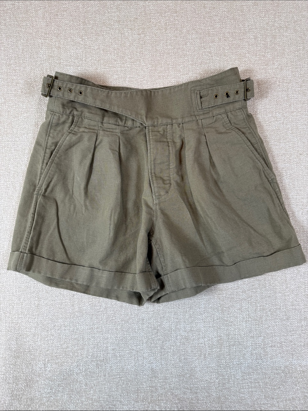 Banana Republic Exporer Olive Women’s Pleated Shorts Size 4